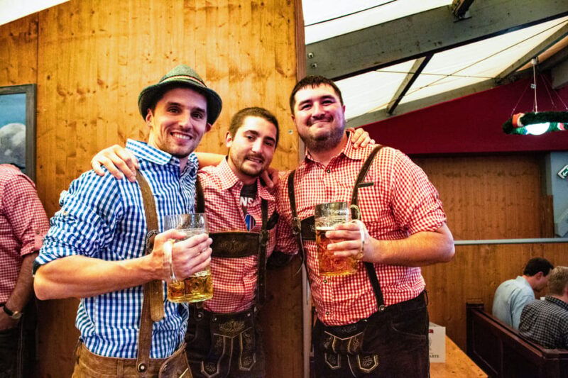munich-oktoberfest-tour-with-tent-reservation-food-beer