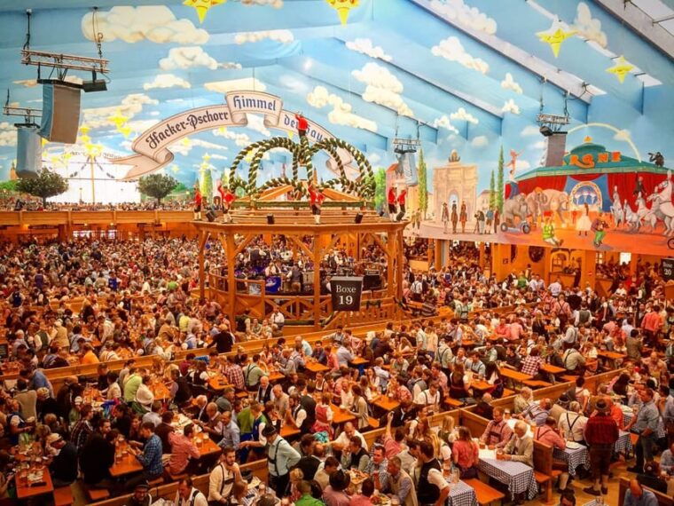 munich-oktoberfest-tour-with-tent-reservation-food-beer
