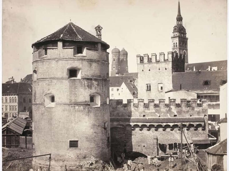 Munich: Old Town Highlights Private City Tour - Walking Tour - The Sum Up