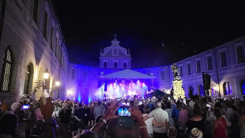 Munich: Open Air Concert - Whitney Houston - More than a moment - The Experience: What Sets It Apart?