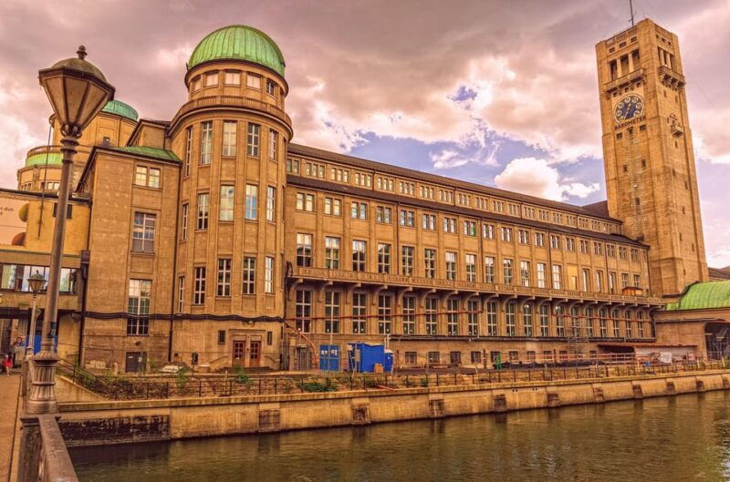 munich-private-guided-walking-tour-with-deutsche-museum