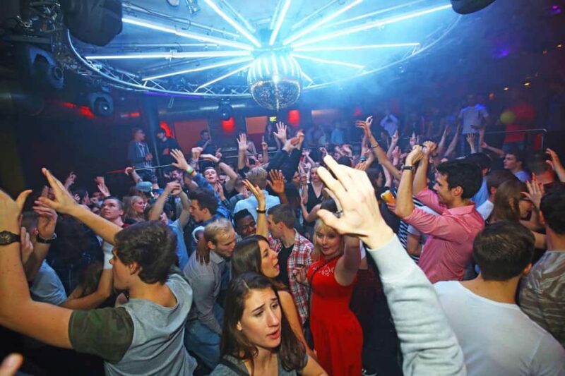 Munich: Private Pub Crawl with Free Beer and Shots - FAQ