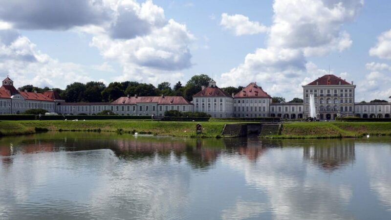 munich-private-walk-tour-and-nymphenburg-by-public-transport