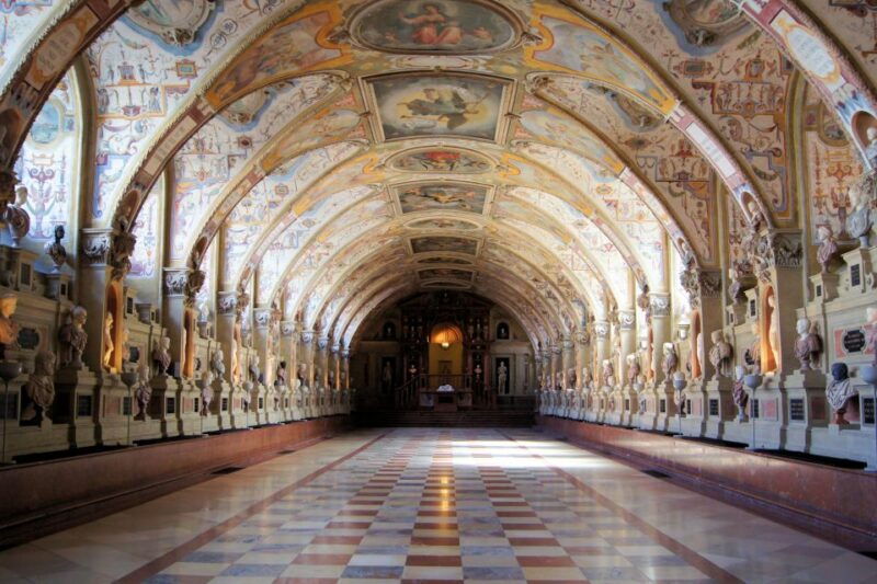 munich-residenz-palace-museum-and-treasury-private-tour-3