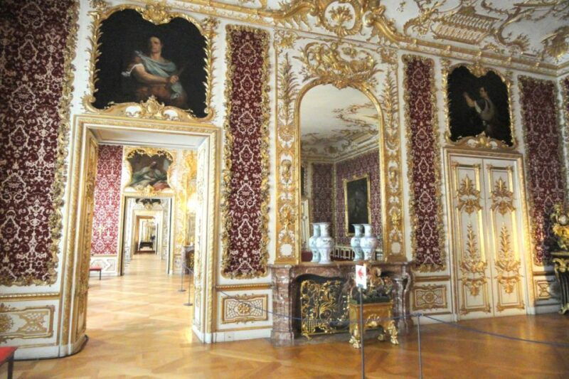 munich-residenz-palace-museum-and-treasury-private-tour-3