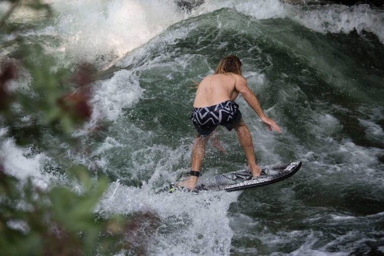 munich-river-surfing-in-munich-surfing-all-you-need-to-know