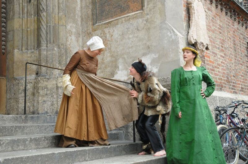 munich-scary-tour-with-actors-in-german