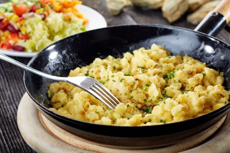 munich-traditional-german-food-and-old-town-private-tour