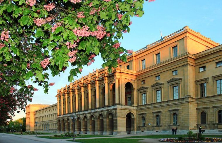 munich-walking-tour-old-town-and-viktualienmarkt