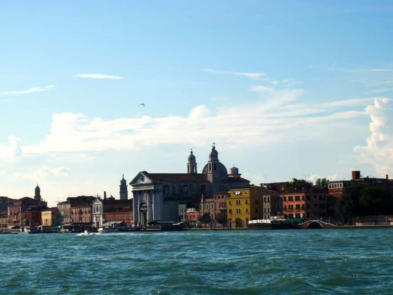 Murano and Burano, between fire and colors: the poetry of the Venetian lagoon. - Key Points  