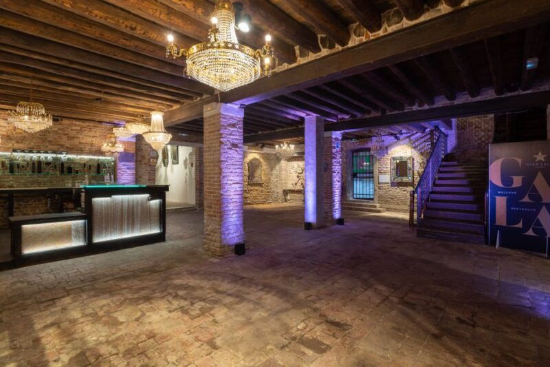 murano-glass-blowing-demonstration-with-optional-drinks