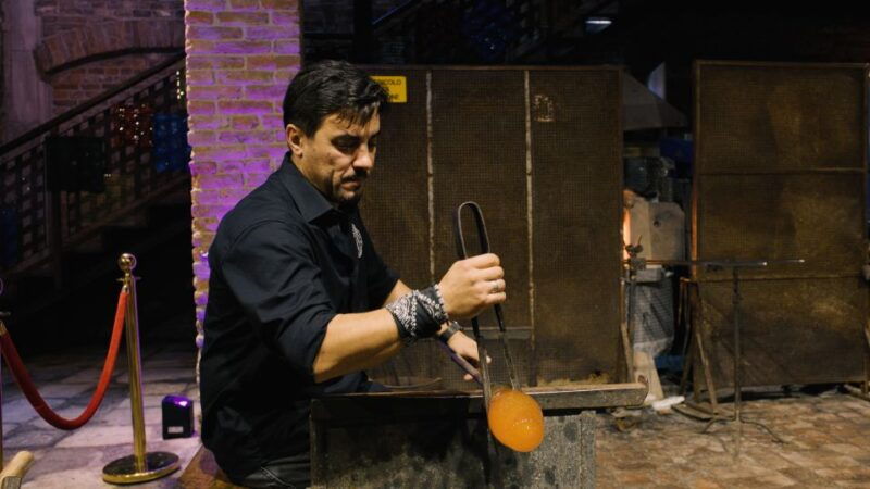 murano-glass-blowing-demonstration-with-optional-drinks