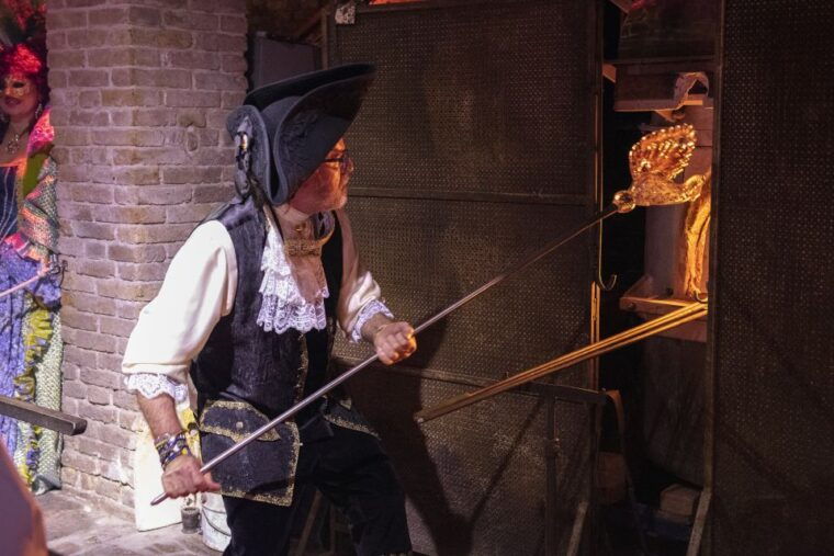 murano-glass-blowing-demonstration-with-optional-drinks