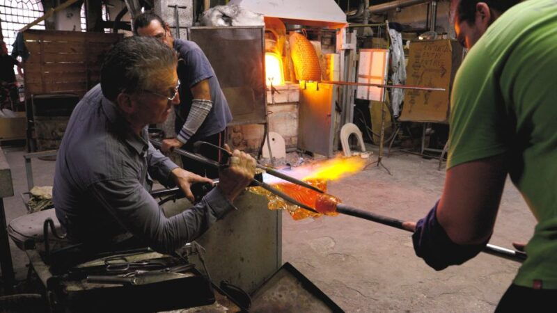 muranoburano-private-guided-tour-glass-blowing-experience