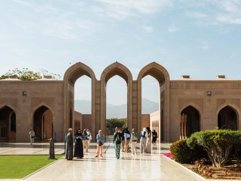 Muscat Cabrio Experience: Top Sights & Arabian Breeze - Key Points