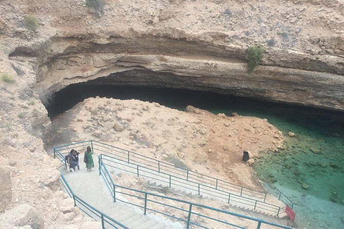 Muscat : Private trip to Wadi Shab for a full day with lunch - An In-Depth Look at the Itinerary