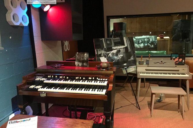 Muscle Shoals Sound Studio Tour in Sheffield Alabama - Clear and Concise Meta Description