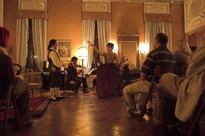 musica-a-palazzo-traveling-opera-performance-in-venice