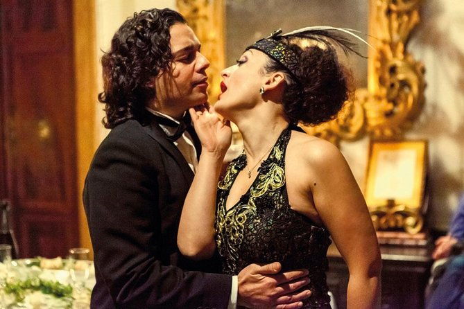 musica-a-palazzo-traveling-opera-performance-in-venice