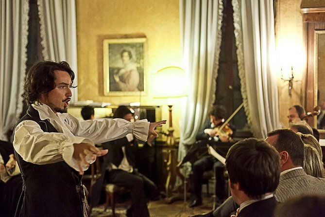 musica-a-palazzo-traveling-opera-performance-in-venice