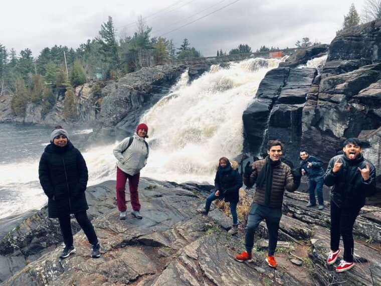 muskoka-high-falls-hardy-lake-huckleberry-rock-tour