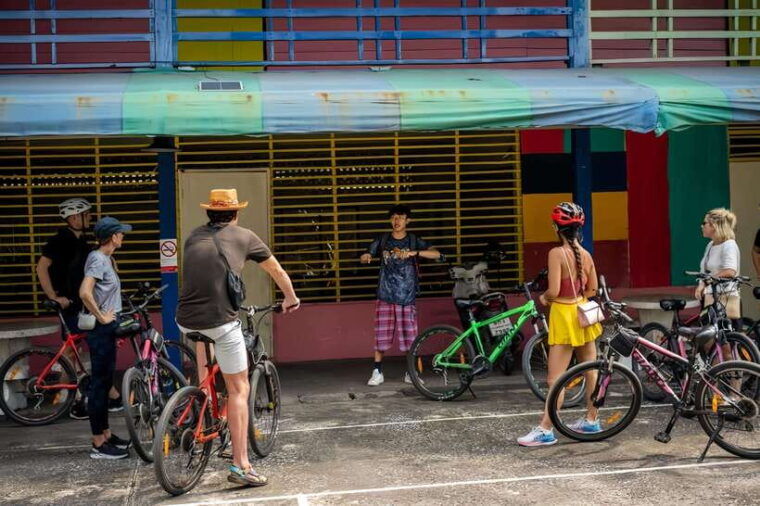 must-try-hidden-bangkok-bike-and-food-tour