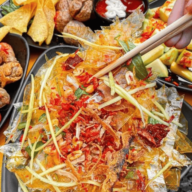 must-try-tour-local-food-tour-with-train-street