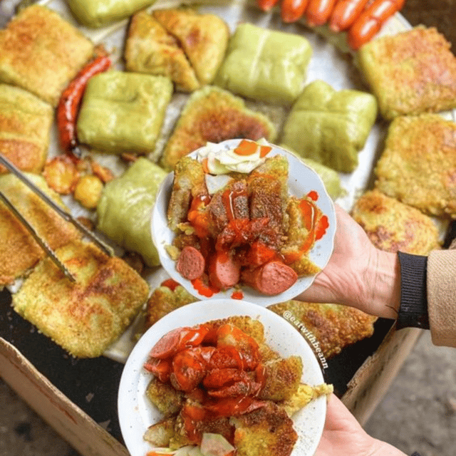 must-try-tour-local-food-tour-with-train-street