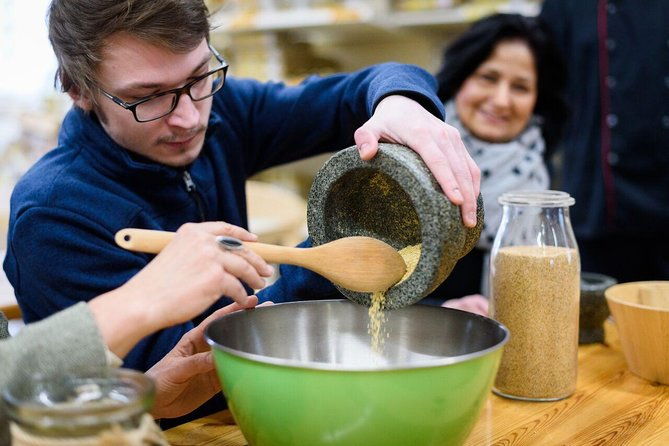 mustard-guided-manufaktur-sightseeing-tasting-and-factory-sales-2