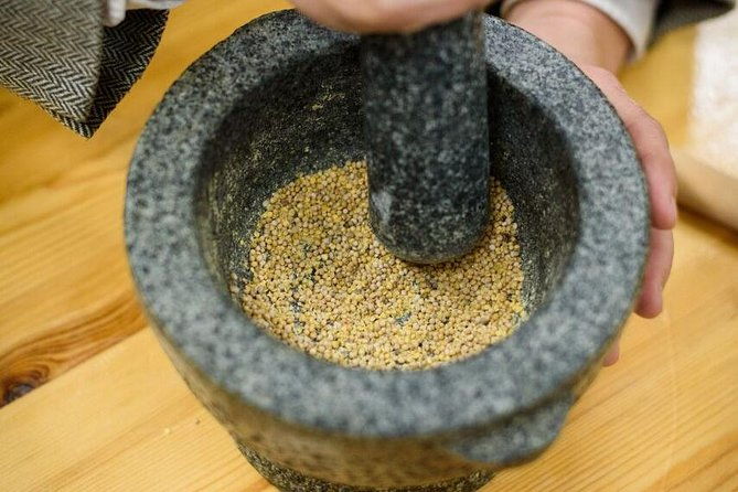 mustard-guided-manufaktur-sightseeing-tasting-and-factory-sales-2