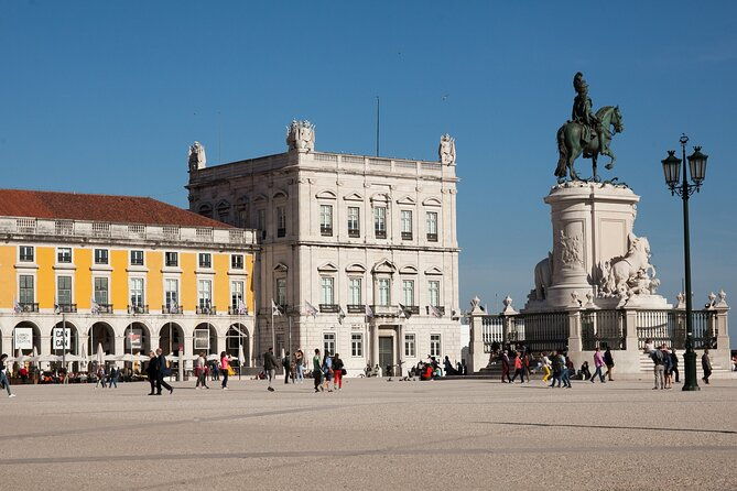 my-friend-burgues-lisbon-city-center-private-tuk-tuk-tour