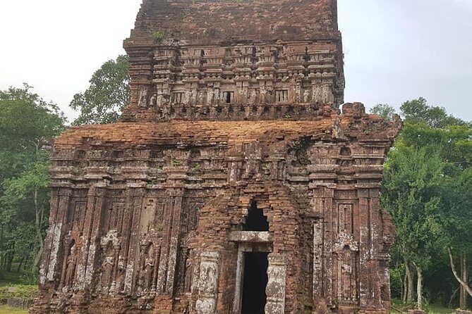 MY SON HOLYLAND & HOI AN WALKING TOUR, SAMPAN Boat Ride, Colourful Night Market - FAQ