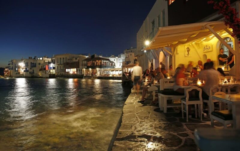 mykonos-bar-crawl-with-a-local