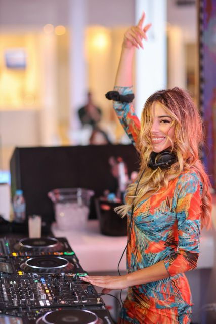 mykonos-best-beach-clubs-crawl-day-party