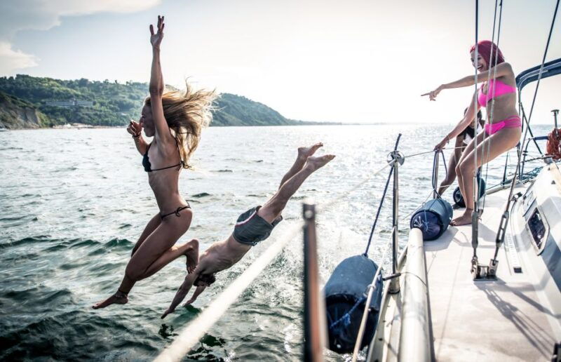 mykonos-catamaran-cruise-with-lunch-drinks-and-transfer