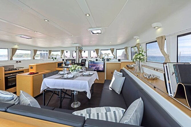 mykonos-catamaran-daytime-or-sunset-tour-8-flavor-meal-drinks