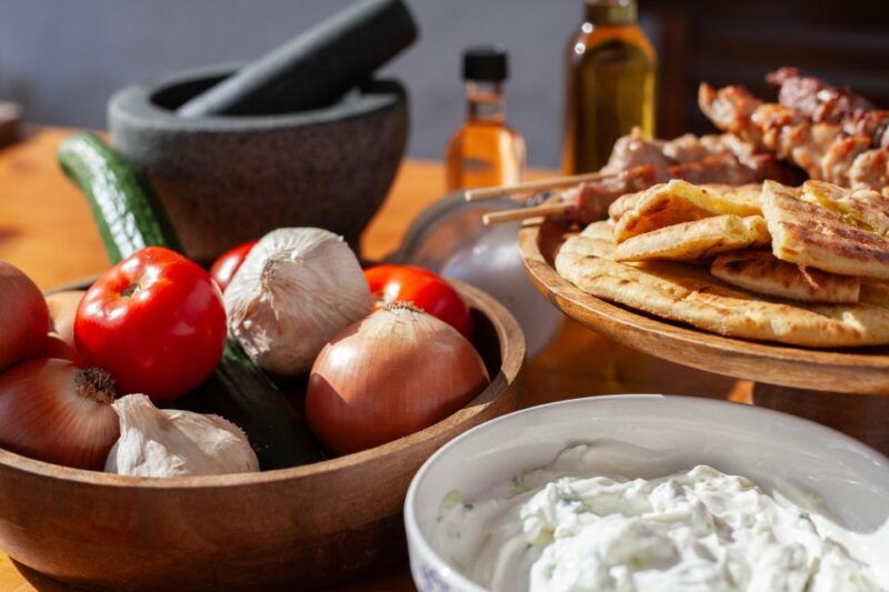 mykonos-make-souvlaki-with-locals