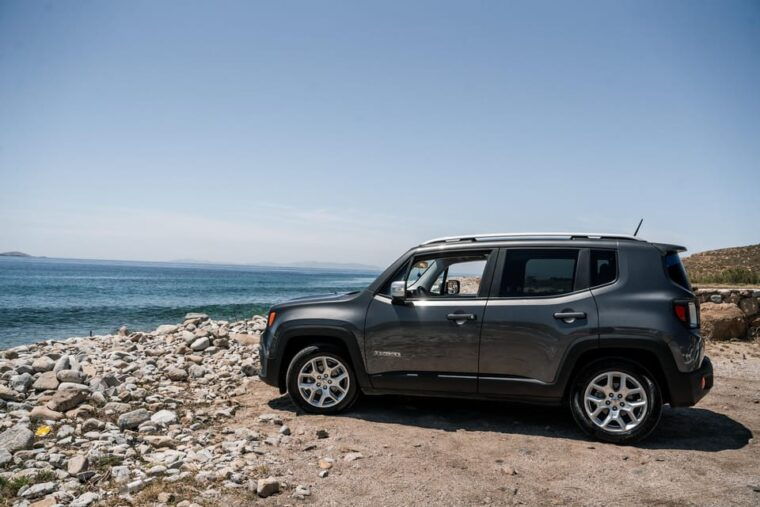 mykonos-private-island-tour-with-local-guide-jeep-renegade
