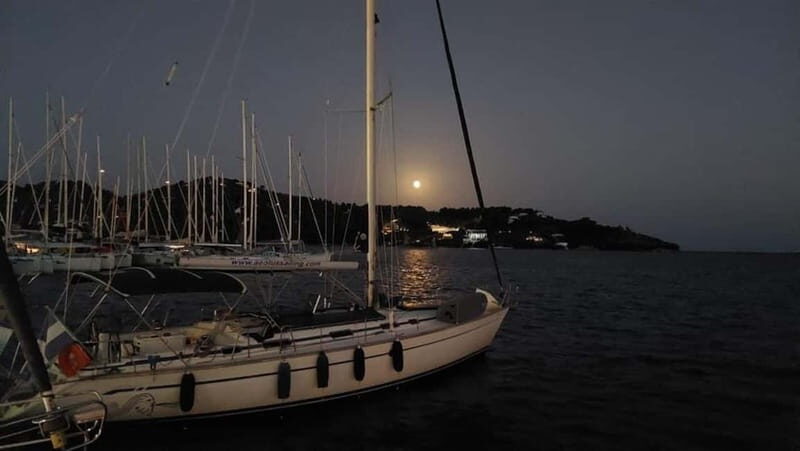 Mykonos: South Beaches Sailing Tour with Lunch and Transfers - Key Points