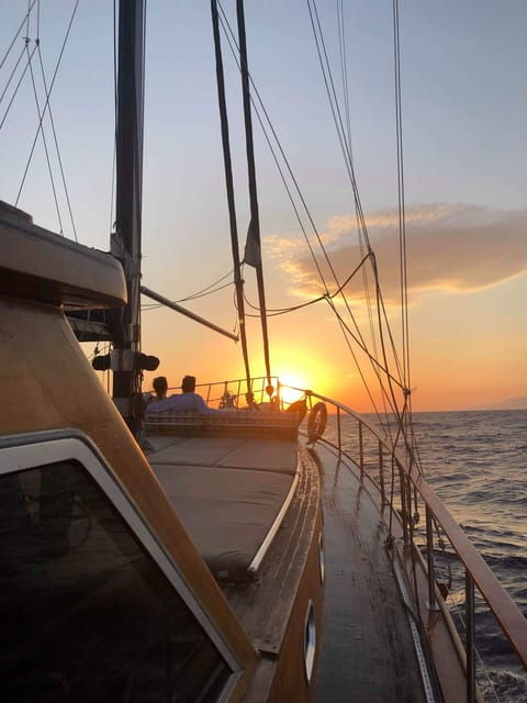mykonos-sunset-boat-cruise-with-light-dinner-drinks