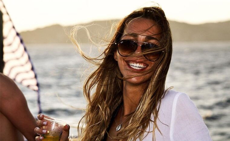 mykonos-sunset-boat-party-with-open-bar-live-dj