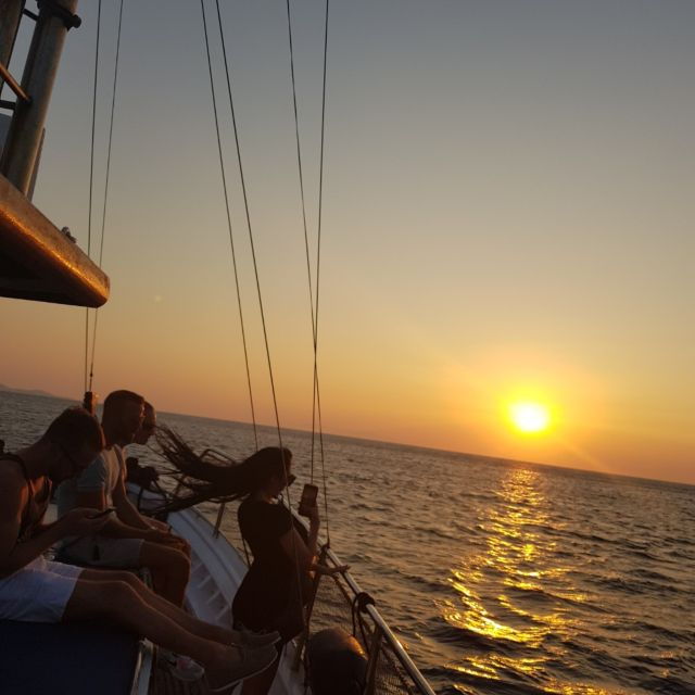 mykonos-sunset-boat-trip-with-snacks-and-drinks