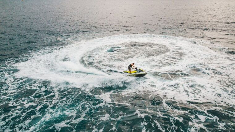 mykonos-super-paradise-beach-jet-ski-canoe-sup-rental