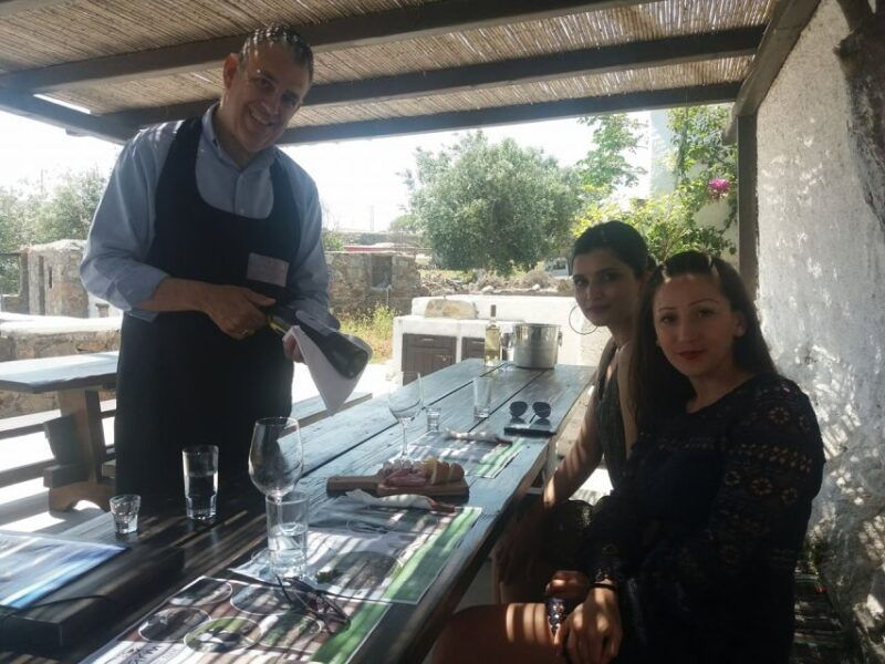 mykonos-wine-tasting-at-a-mykonian-farm