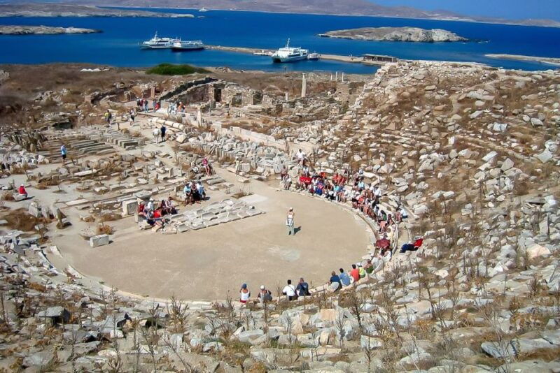 mykonos-yacht-cruise-to-rhenia-and-guided-tour-of-delos