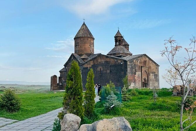 myler-mountain-resort-alphabet-monument-saghmosavank