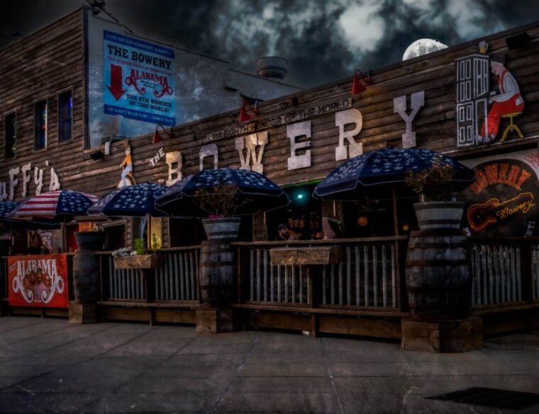 myrtle-beach-ghosts-and-pirates-haunted-city-walking-tour