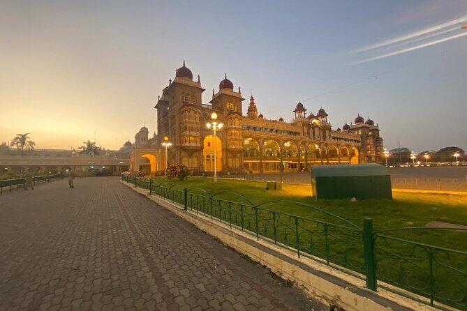 Mysore Private Guided Day Tour - Chamundi Hill and Final Highlights