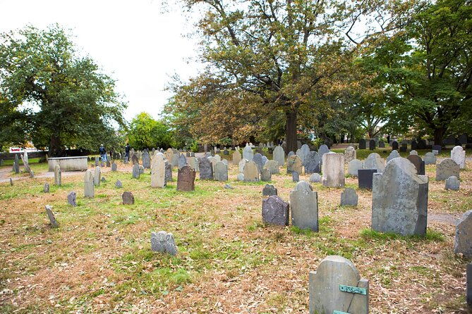 mysteries-and-murders-of-salem-guided-night-time-walking-tour