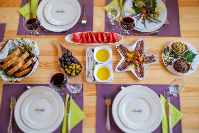 mysterious-island-historical-gastro-tour-off-the-beaten-path